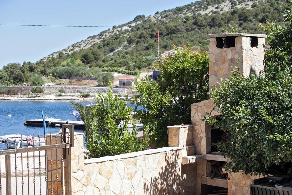 Villa Stana Vinisce Exterior photo